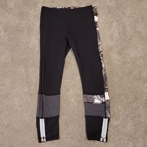 Lululemon Black fitted leggings